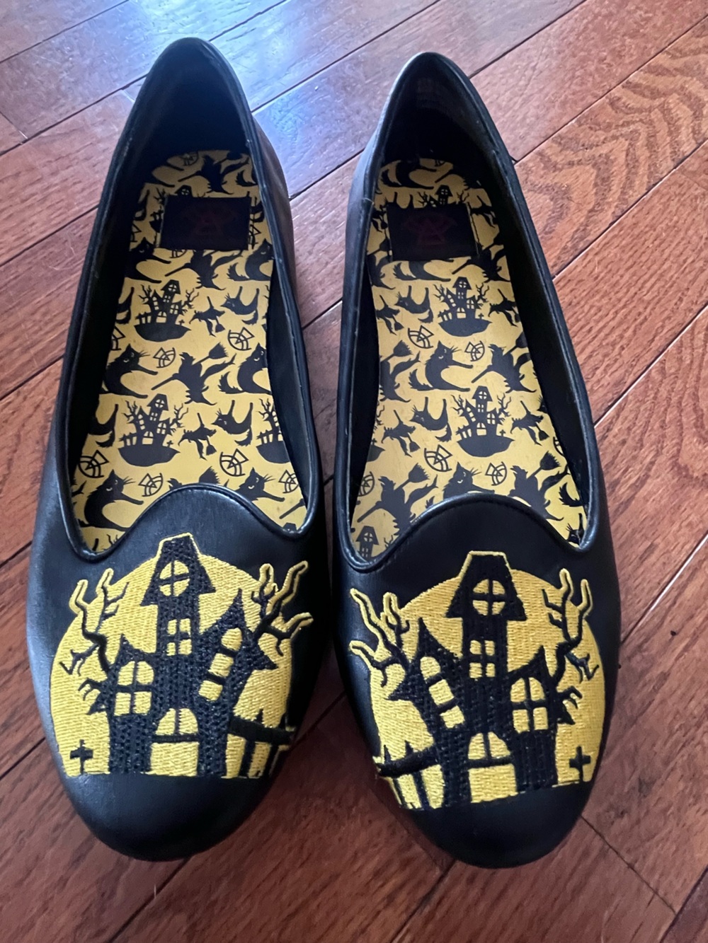 Strange Cvlt Black & Yellow Haunted House Flats